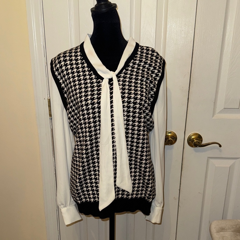 Adrianna Papell Black and White Houndstooth Blouse